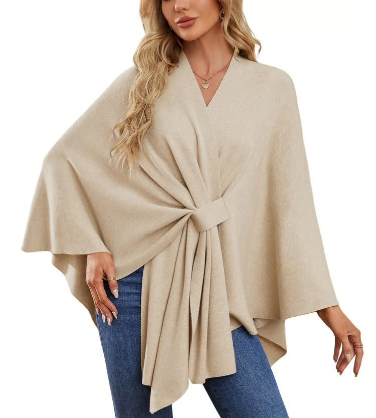 Maegan | Elegante chal tipo poncho con suave apertura frontal